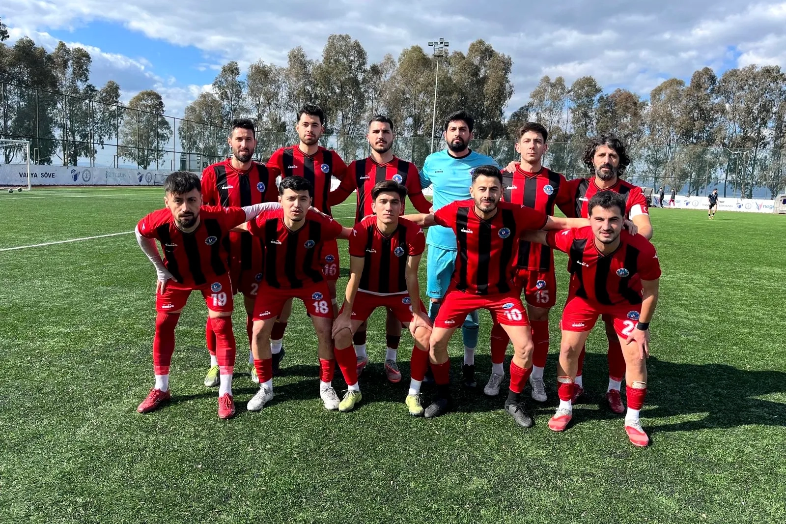 Çiftlikköy Belediyespor Fırtına Gibi Esti: Tavşanlı'da 9-1'lik Galibiyet