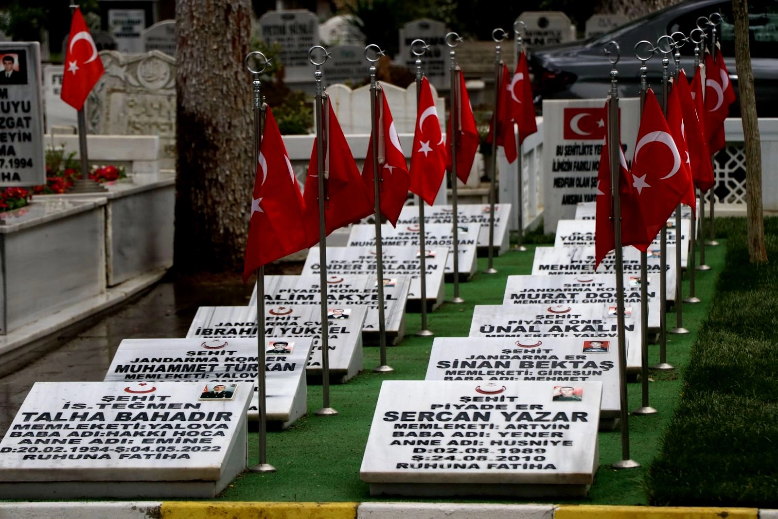 Yalova Şehitliği'nde Bakım ve Onarım Çalışmaları Başladı