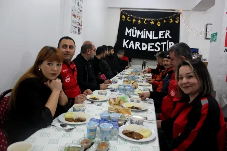 Yalova'da Arama Kurtarma Ekipleri İftarda Buluştu | Afet Koordinasyonu