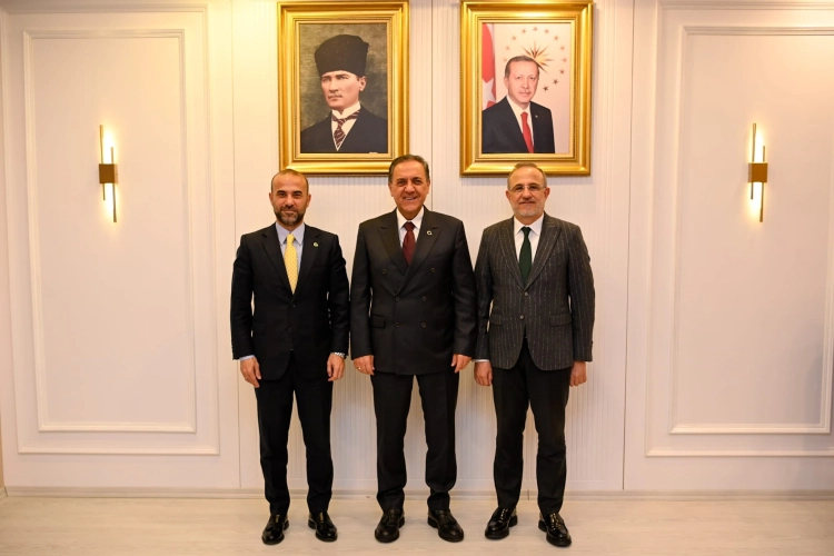 AK Parti Heyeti Yalova Valisi Ahmet Hamdi Usta'yı Ziyaret Etti