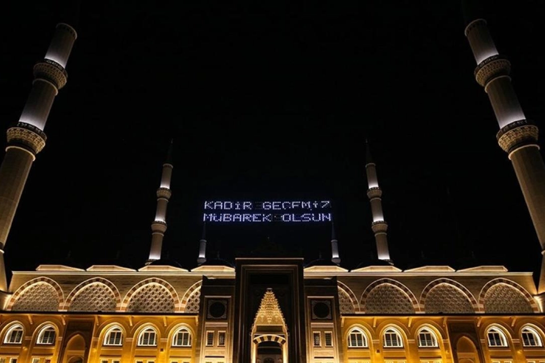 Kadir Gecesi Pazartesi: Bin Aydan Hayırlı Gece Dualarla İdrak Edilecek