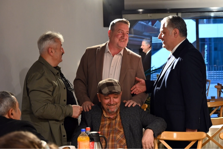 Yalova'da Başkan Gürel Muhtarlarla Ramazan İftarında Buluştu
