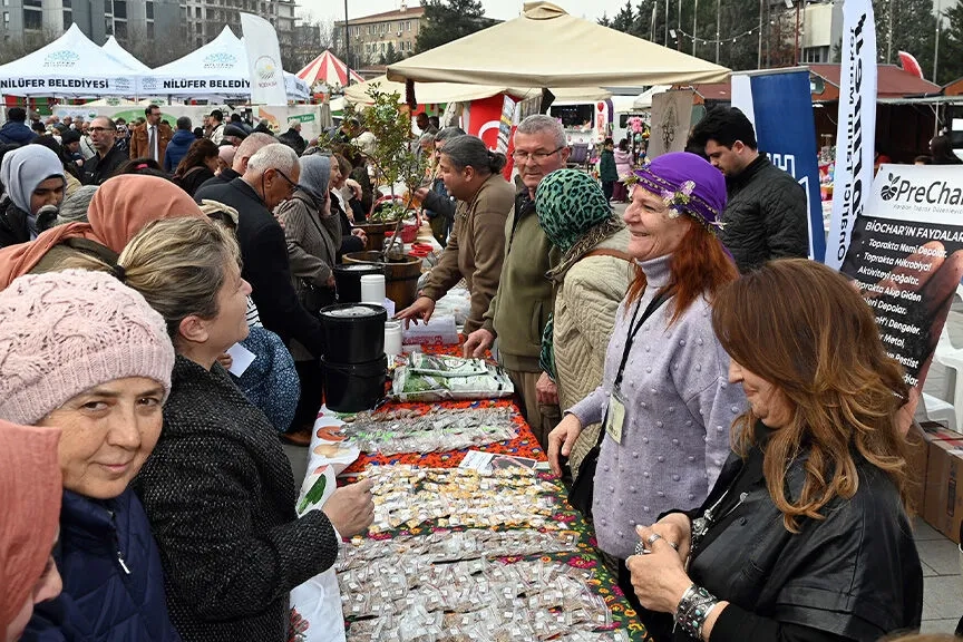 Yalova Atalık Tohumları Bursa'da 15 Bin Paket Dağıtıldı