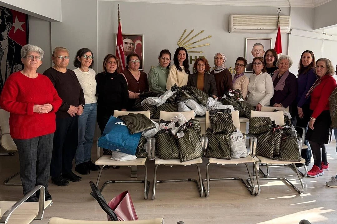 CHP Yalova'dan Çocuklara Bayramlık Kıyafet Desteği | Sosyal Sorumluluk