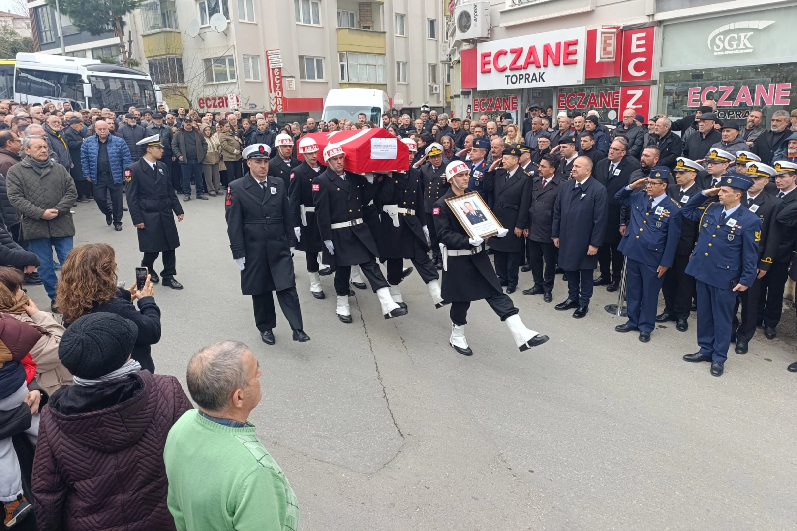 Emekli Tuğgeneral Balkış Çınarcık'ta Son Yolculuğuna Uğurlandı