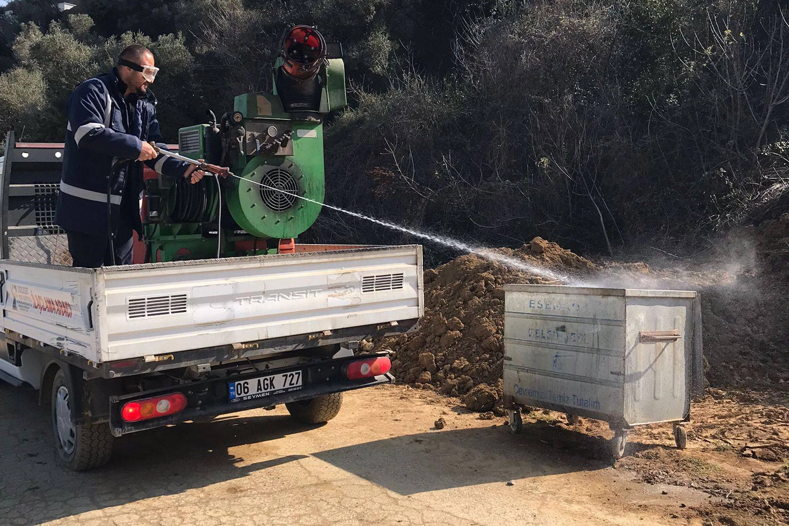 Esenköy'de Yaz Öncesi Sinek İlaçlama Operasyonu Başladı
