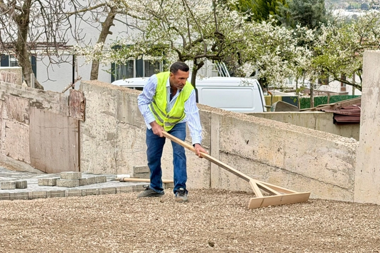 İsmetpaşa Parke Yol Yenileme Çalışmaları Hızla Devam Ediyor