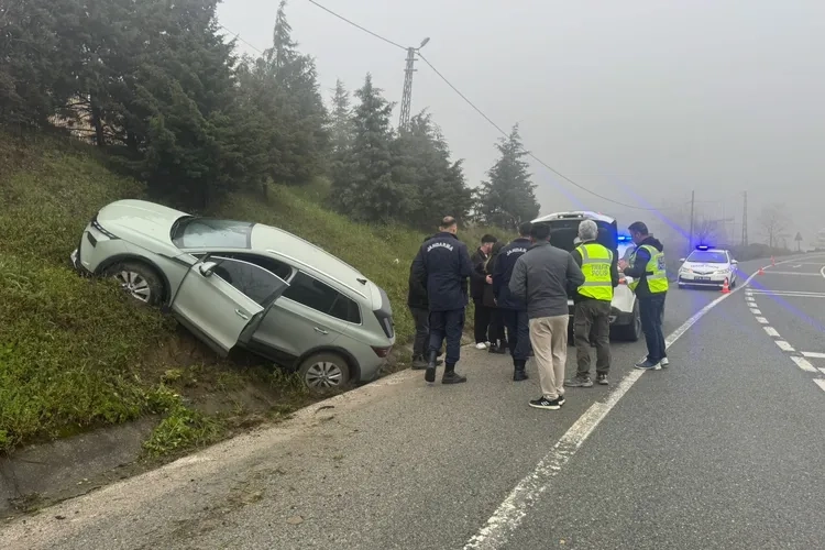 Süpürgelik'te Feci Kaza: Otomobil Savruldu, Yaralı Var!