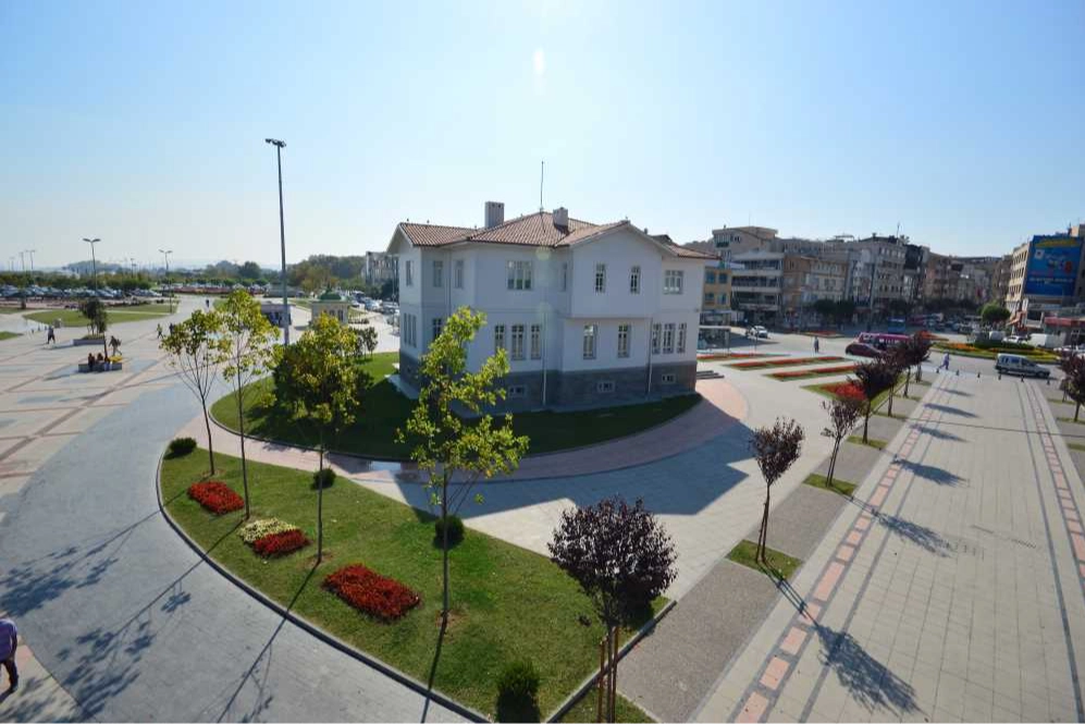 Yalova'da Kamu Mesai Saatleri Değişti: Öğle Arası 1 Saat, Mesai 17.30'da Bitiyor