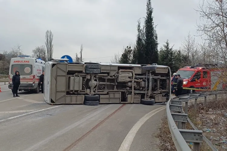 Yalova'da Servis Kazası: Oğlunun Yeminine Gidecek Kadın İşçi Hayatını Kaybetti