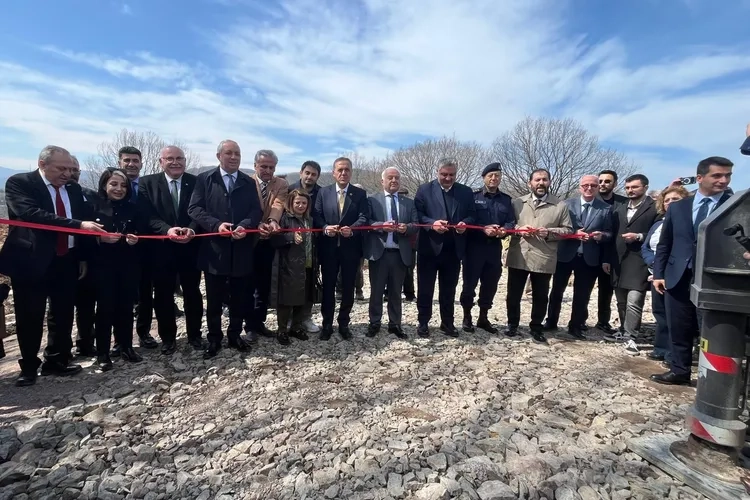 Yalova'da 100 Dönümlük Defne Ekolojik Orman Parkı Temeli Atıldı