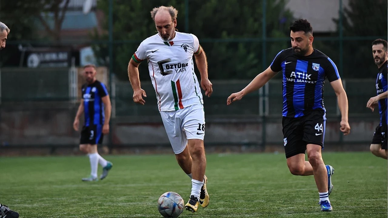 Yalova Veteranlar Futbol Turnuvası Başlıyor: 7 Takım Şampiyonluk İçin Mücadele Edecek