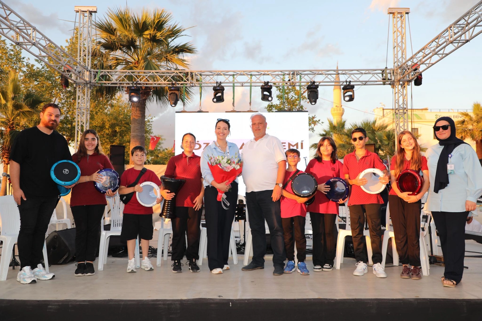 Karamürsel Festivali'nde Başkan Vekili Kaya Stantları Ziyaret Etti