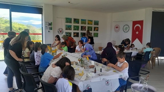 Altınova'da Doğal Sabun Atölyesi: Şifalı Bitkilerle El Yapımı Sabun