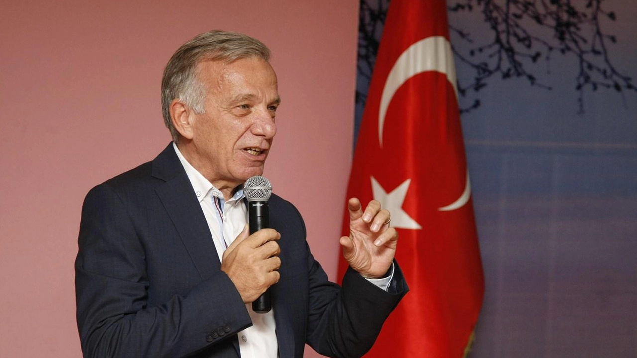 Yakup Bilgin Koçal'ın Yeni Kitabı: Kapitalizmin Kıyısında Bir Şehrin Hikâyesi
