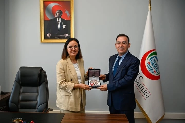 Yalova Valisi Kaya'dan Vali Yardımcılarına Ziyaret ve Tebrik