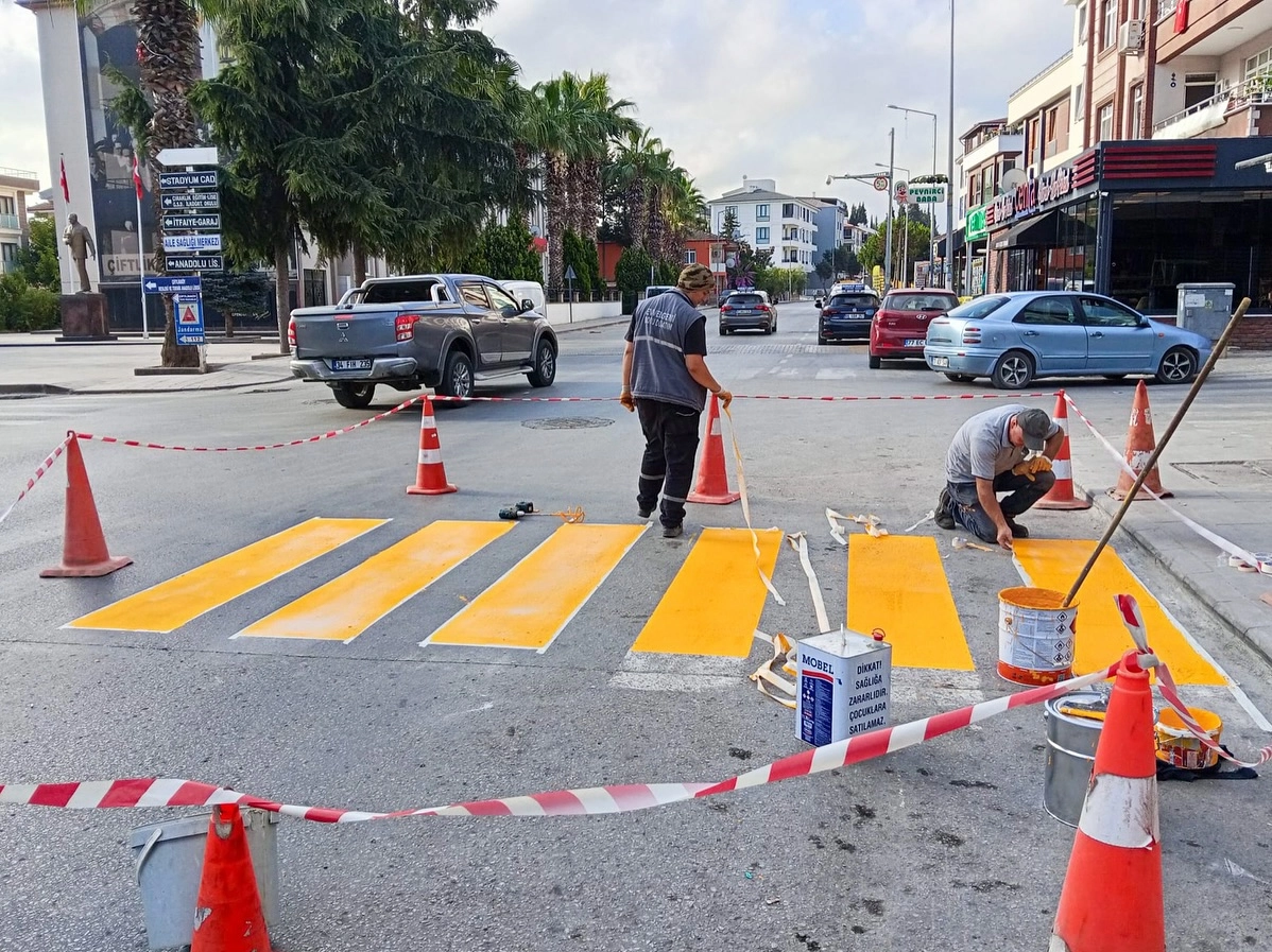 Çiftlikköy'de Yaya Güvenliği: Boyama Çalışmaları İle Güvenli Yollar