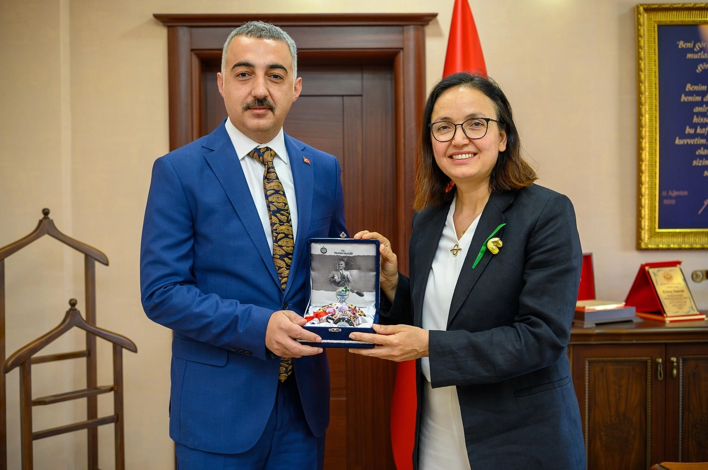 Yalova Valisi Hülya Kaya Armutlu Kaymakamı Erinç Demir'i Ziyaret Etti