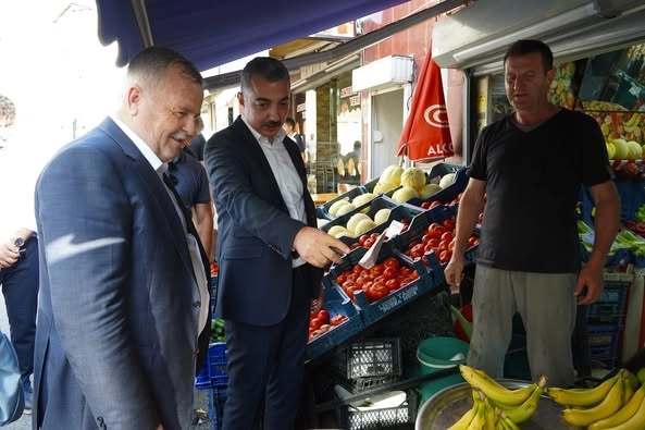 Armutlu'da Kaymakam ve Başkan Esnaf Ziyareti Gerçekleştirdi