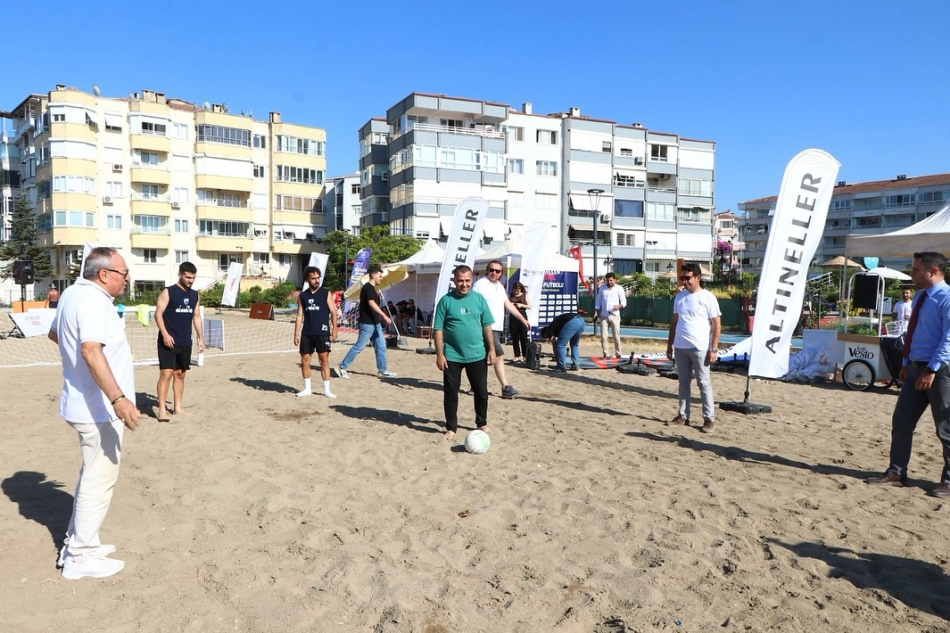 Çiftlikköy'de Plaj Voleybolu ve Futbolu Heyecanı - Kent Oyunları