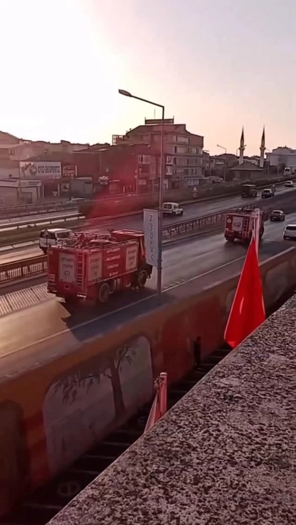 Yalova İtfaiyesi Bursa Orman Yangınlarını Söndürdü