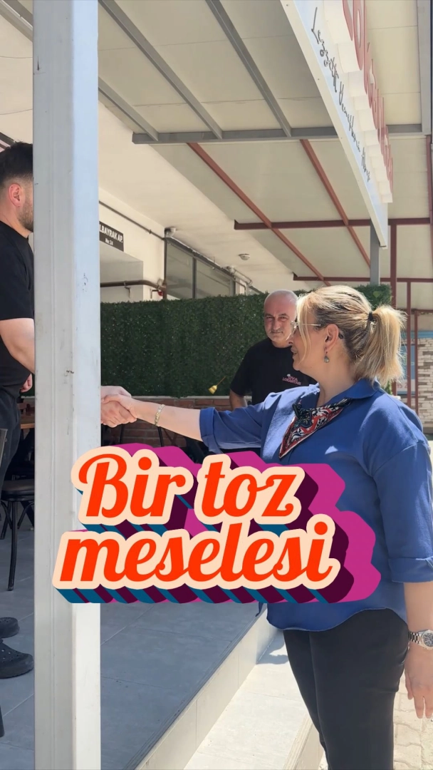 Altınova'da Toz Sorunu Çözüldü: Tertemiz Sokaklar ve Mutlu Vatandaşlar