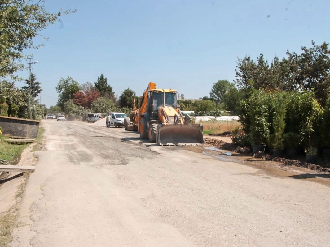 Yalova'da Adnan Menderes Mahallesi ve Rahmi Üstel Caddesi Yol Çalışmaları