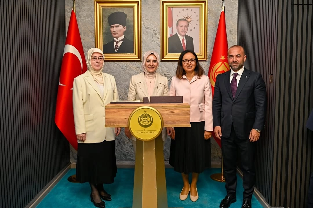 Bakan Göktaş Yalova Valisi'ni Ziyaret Etti: Sosyal Hizmetlerde İşbirliği