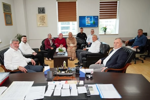 AK Parti'den Armutlu Belediyesi'ne Ziyaret: İşbirliği ve Kalkınma Vurgusu