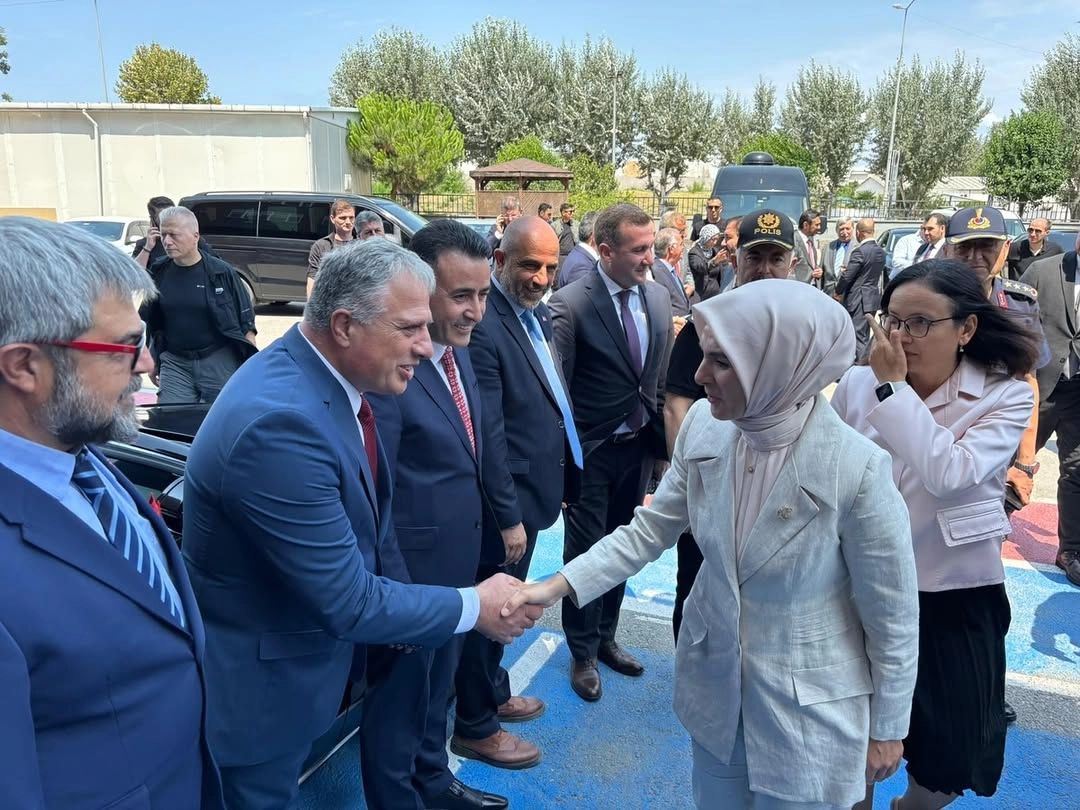Bakan Göktaş ve AK Partili Şiviloğlu Yalova Termal'de