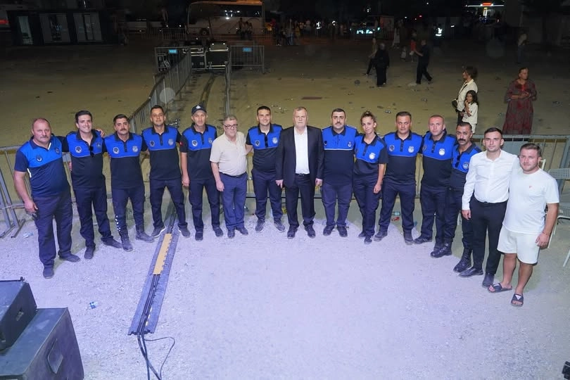 Armutlu Zabıta Ekipleri Konserde Başarıyla Ödüllendirildi