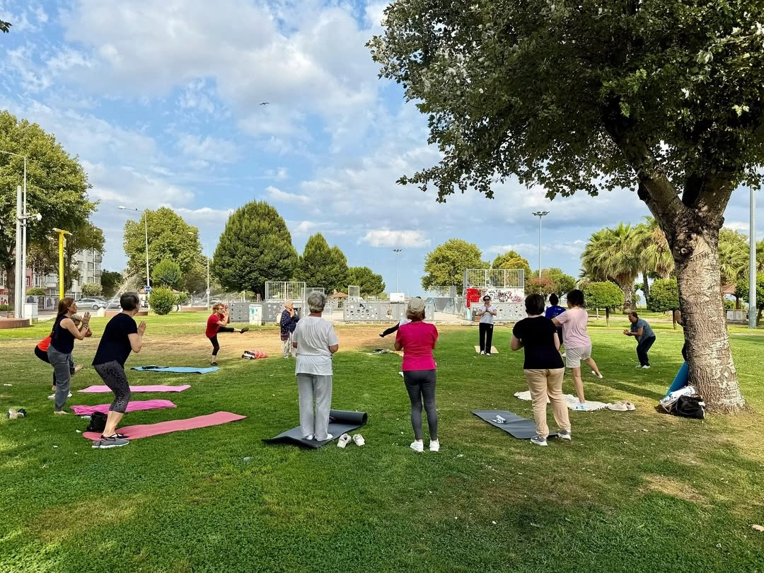 Yalova'da Ücretsiz Sabah Sporları: Haftada 3 Gün Deprem Anıtı'nda
