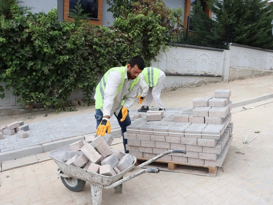 Yalova Ege Sokak Parke Kaldırım Çalışması Başladı