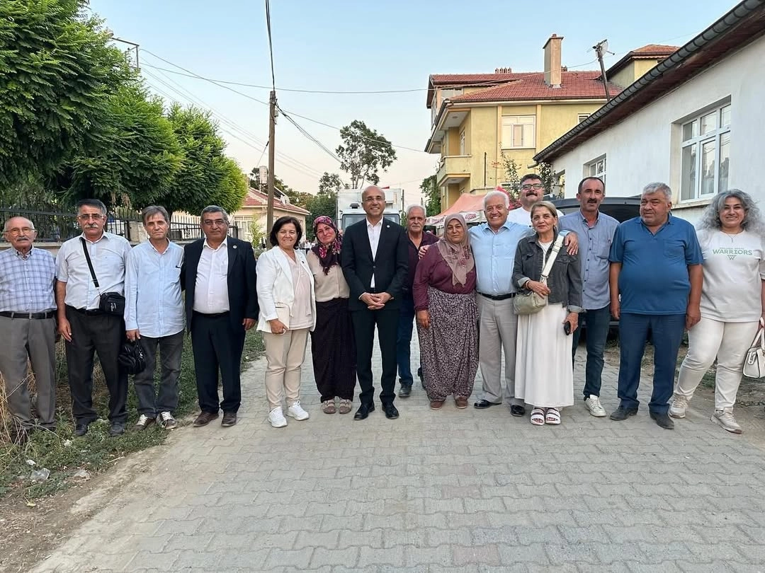 Yalova Milletvekili Tahsin Becan Konya Düğününde Genç Çifti Yalnız Bırakmadı