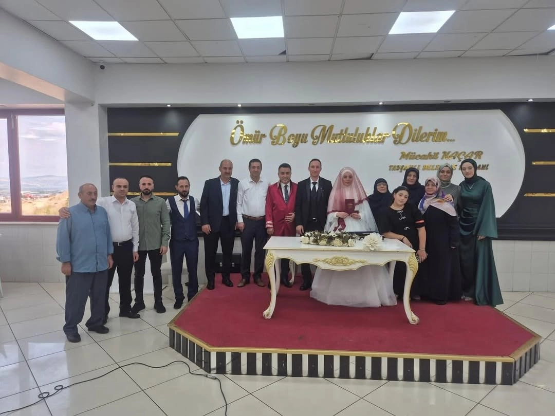 Subaşı Belediyesi Evlenen Çiftleri Tebrik Etti | Fatma-Hilal Çifti