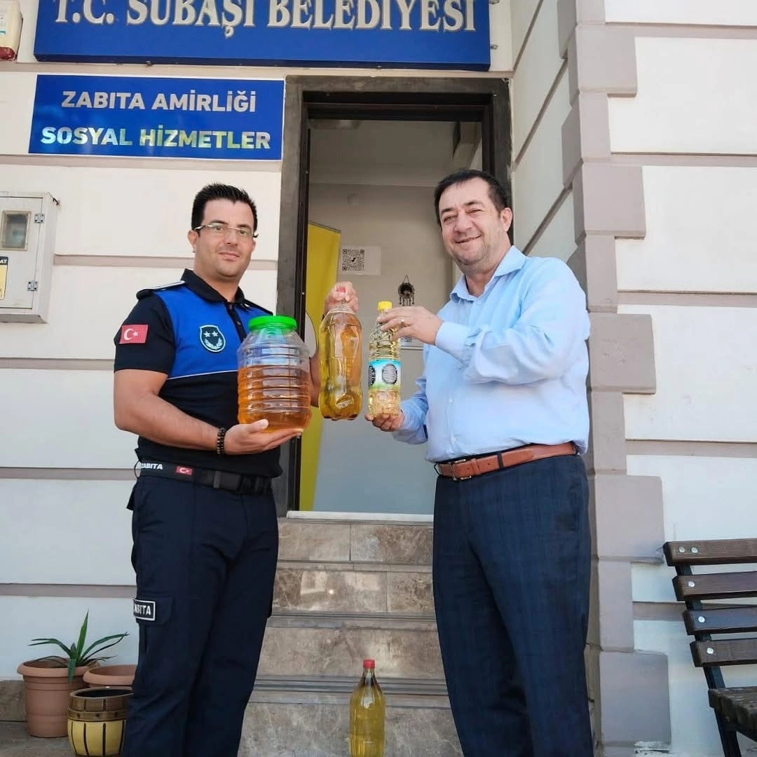 Subaşı'nda 5 Litre Atık Yağ Getir 1 Litre Ayçiçek Yağı Al