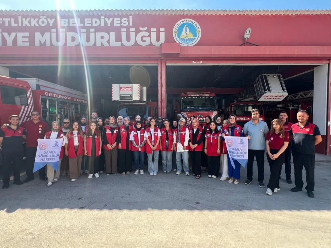 Çiftlikköy İtfaiyesi'ne Genç Gönüllülerden Yangın Güvenliği Ziyareti