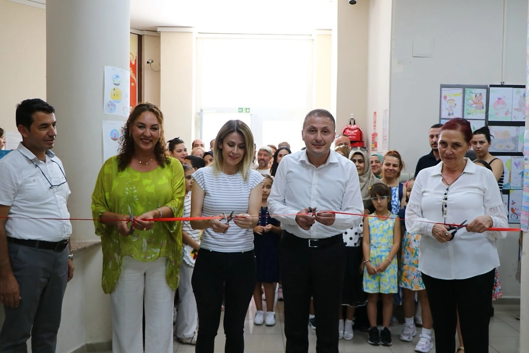 Çiftlikköy'de Genç Sanatçılar Sergisi Büyük İlgi Gördü