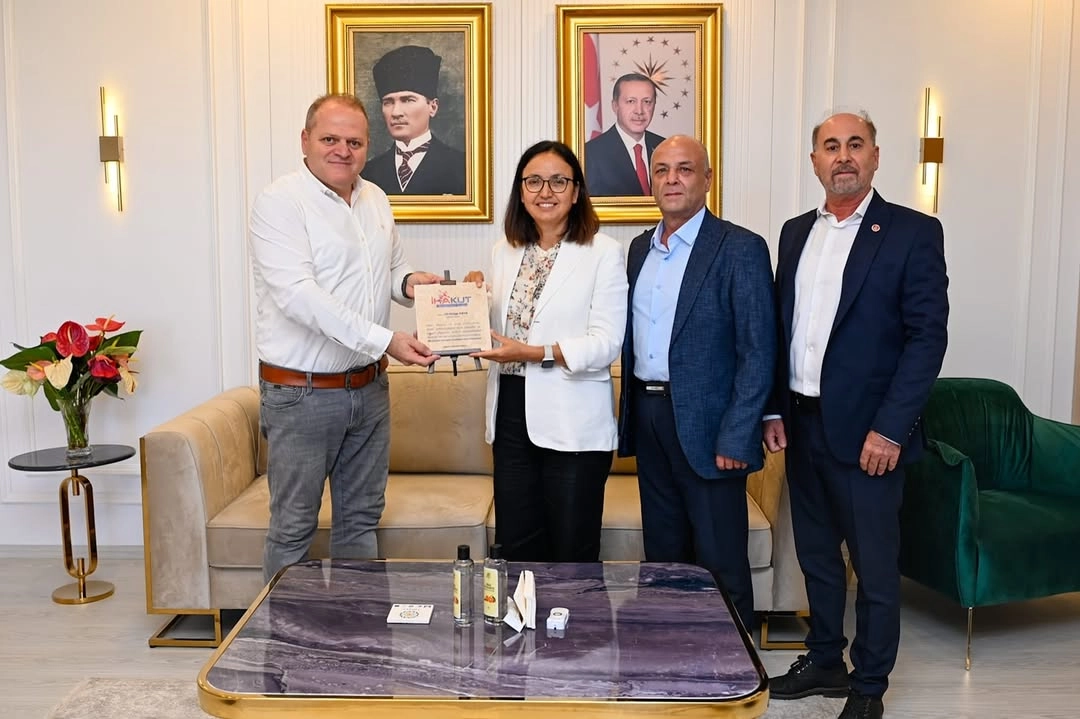 Yalova Valisi Hülya Kaya'dan İHAKUT Havacılık ve Spor Kulübü'ne Tam Destek