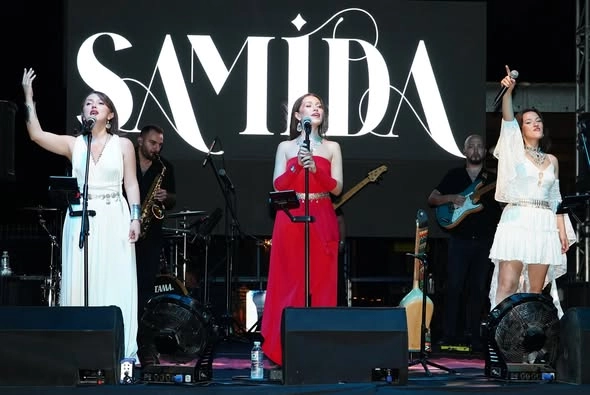 Armutlu'da 30 Ağustos Zafer Bayramı Samida Konseriyle Kutlandı