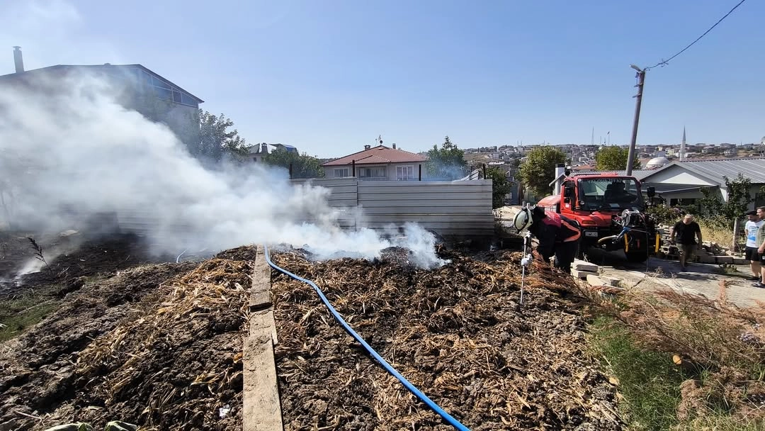 Yalova'da Gübrelik Yangını: İtfaiye Hızlı Müdahaleyle Kontrol Altına Aldı