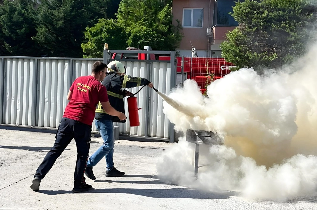 Çiftlikköy Belediyesi Yangın Güvenliği Eğitimleri | Özdilek AVM'de Uygulamalı Eğitim