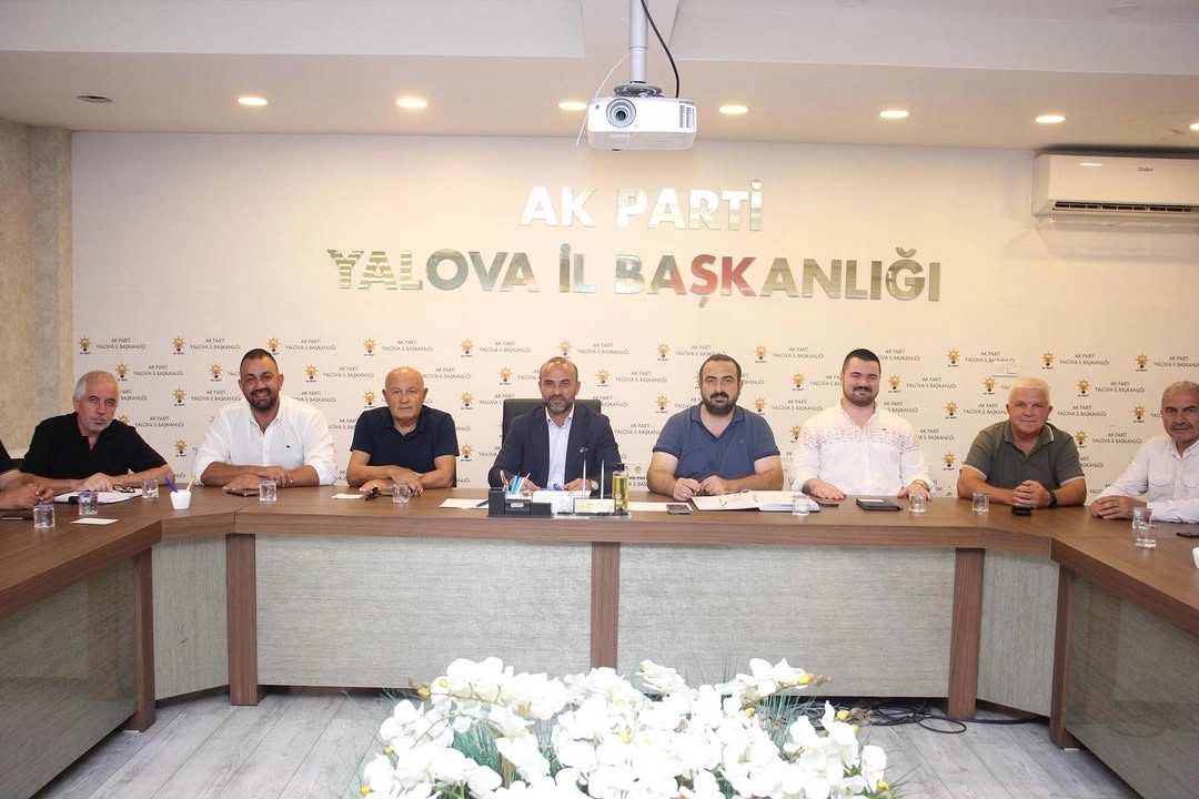 AK Parti Yalova Haftalık Toplantısı: Güçlü Başkanlığında Gündem Değerlendirildi