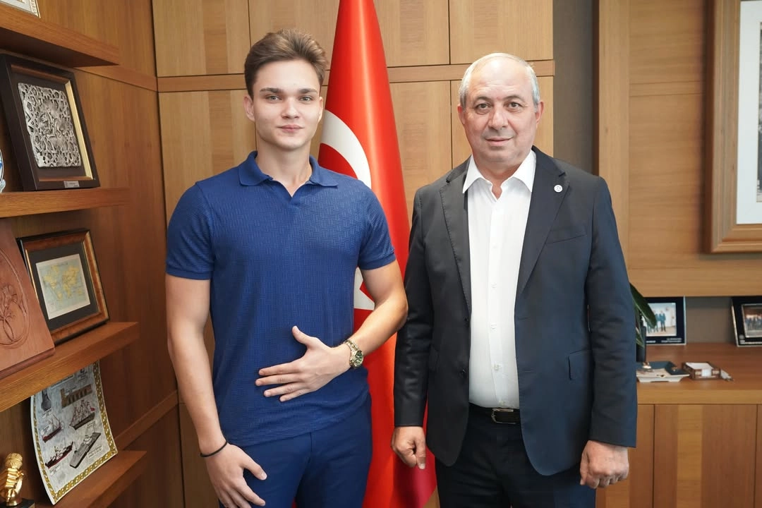 Yalova'da Genç Girişimci Efe Arda Dağ, YTSO Başkanı Demiryürek ile Buluştu