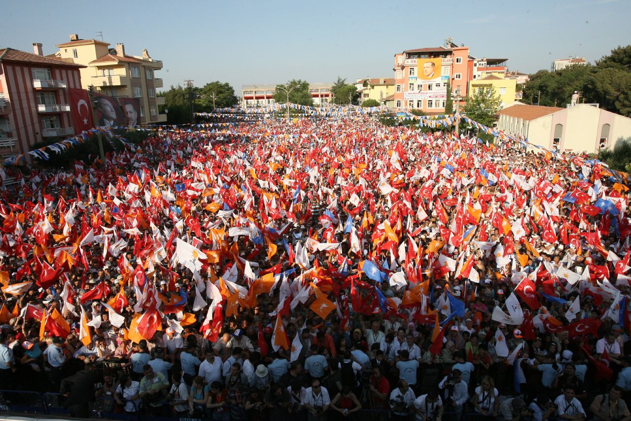 AK Parti 25. Kuruluş Yıl Dönümünü Kutluyor: Ankara'da Coşkulu Miting!