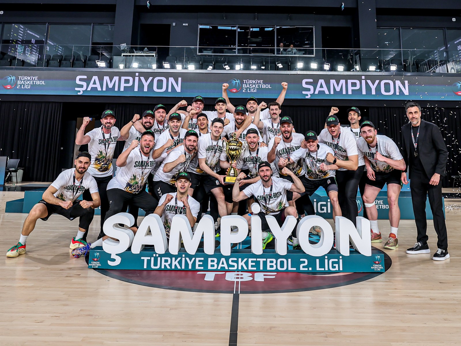Çiftlikköy Engelini Aştı, Şampiyon Oldu