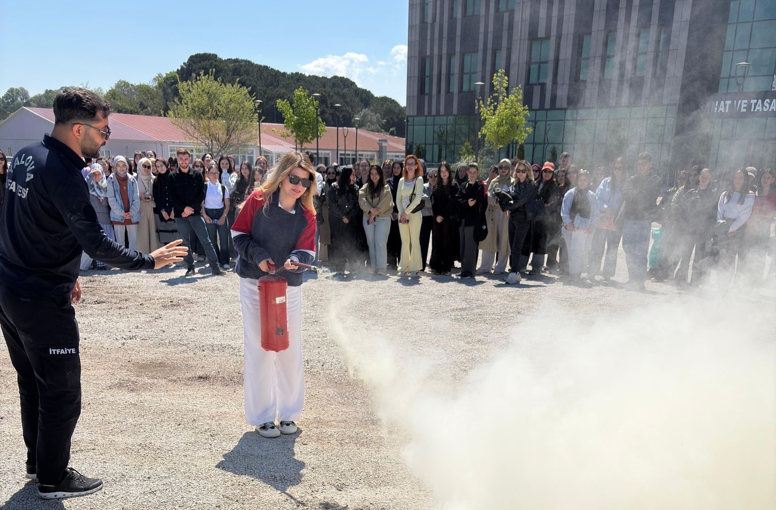 Yalova Üniversitesi’nde Yangın Güvenliği Eğitimi Gerçekleştirildi