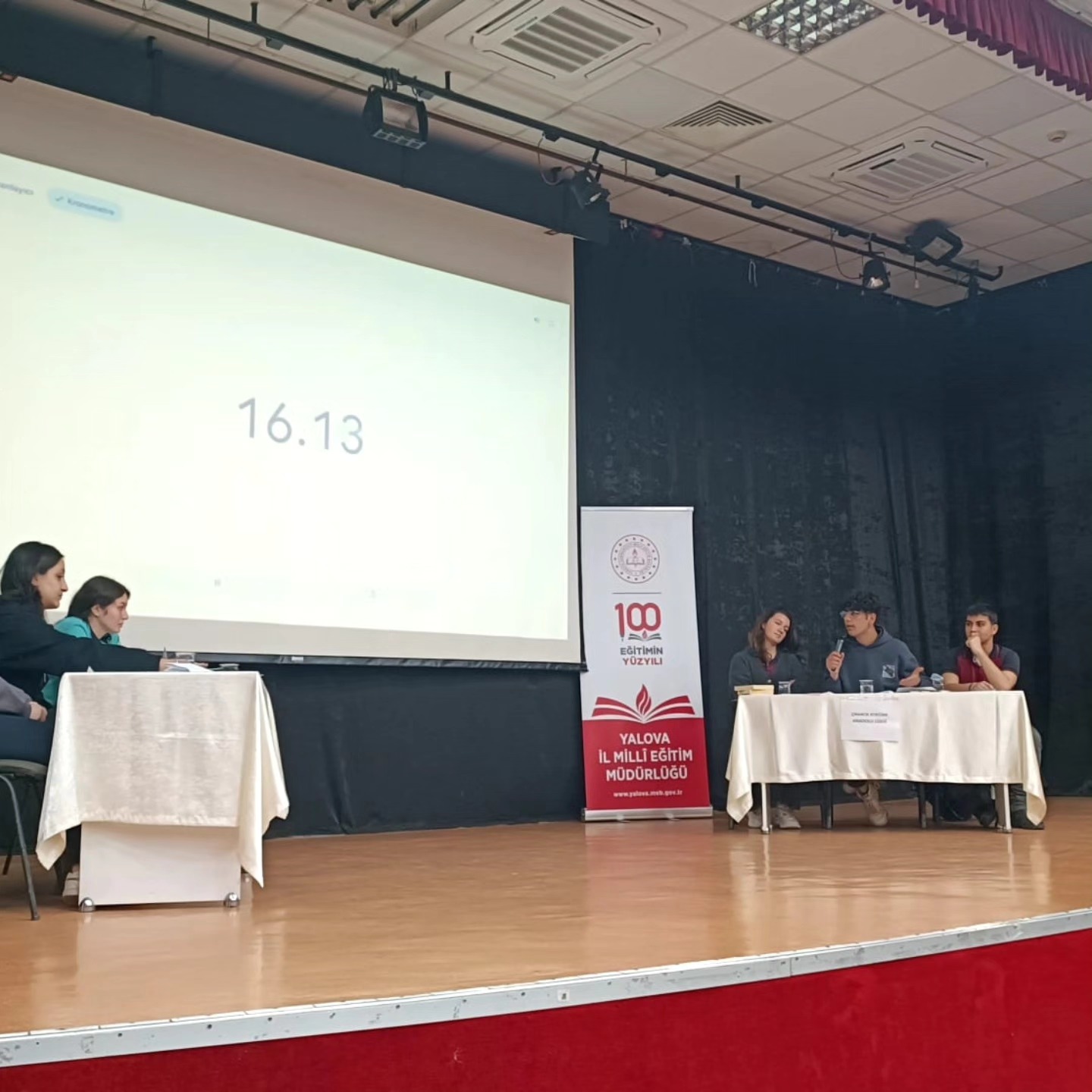 “Hadi Beni İkna Et!” Münazara Finali Nefes Kesti