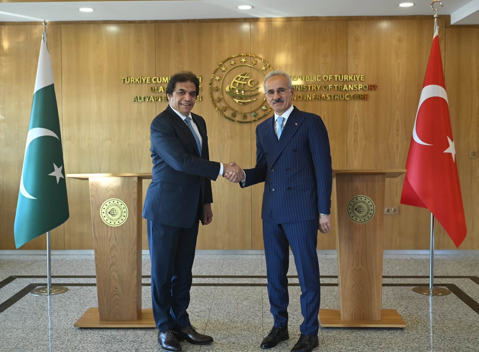 Türkiye ve Pakistan, Demiryolu Yatırımları ile Ulaşım İş Birliğini Gündemine Aldı