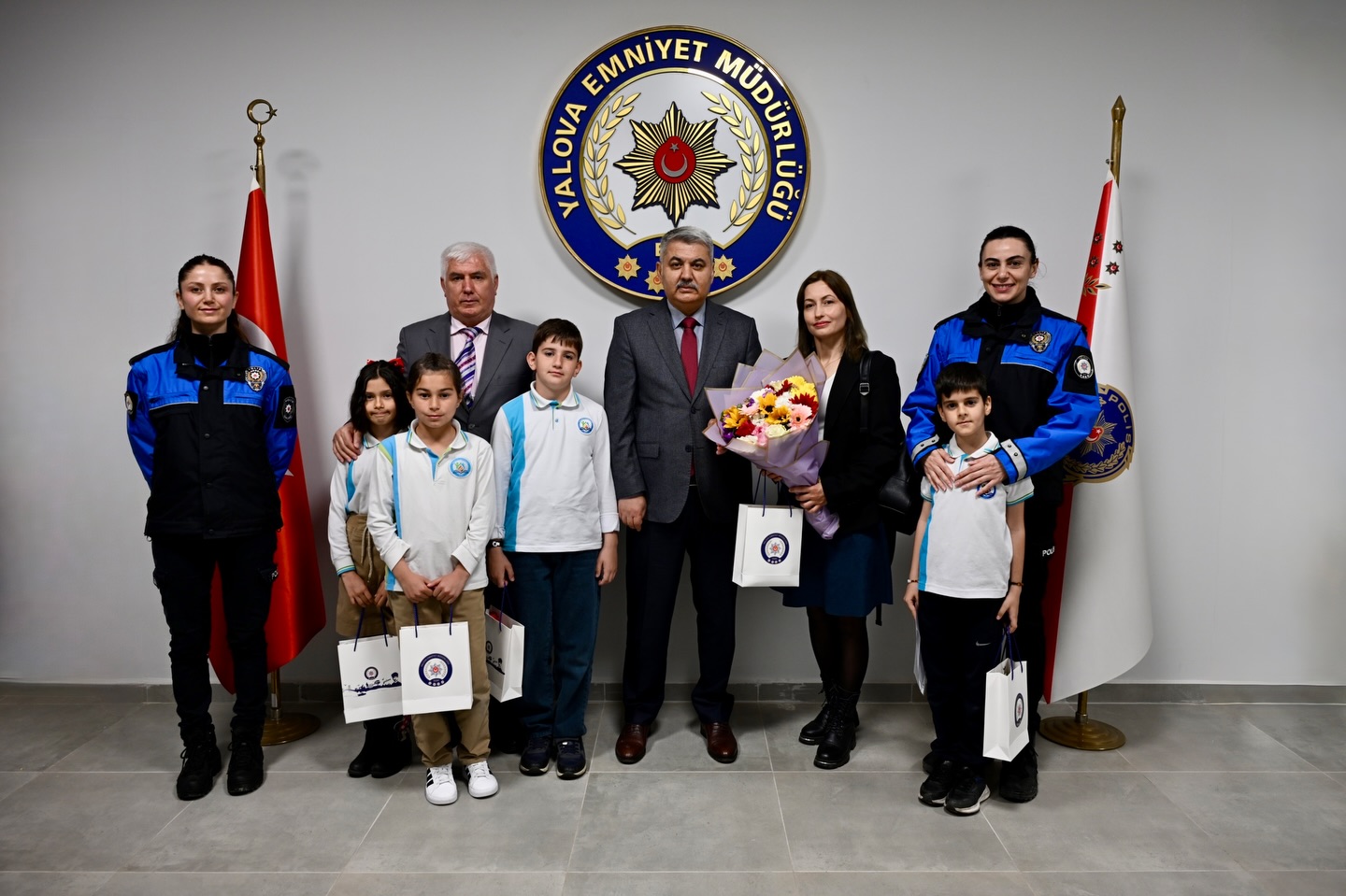 Miniklerden Emniyet Müdürlüğü’ne 23 Nisan Ziyareti